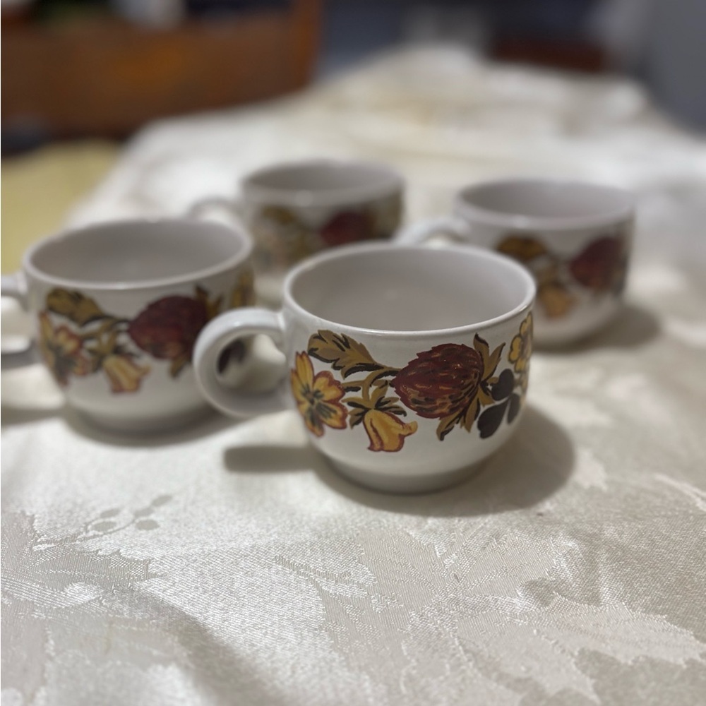 Vintage “Clover”  Cream and Brown Vintage Mugs for Dining